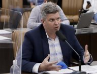 Dr. Rodrigo pede limpeza em canteiro da Geraldo Scavone e reforço da PM na Vila Nova Aliança