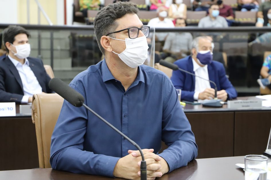 Dudi pede iluminação e redutor de velocidade em estradas da região oeste