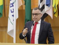 Luís Flávio pede lombada e placa de trânsito em rua do Parque Santo Antônio