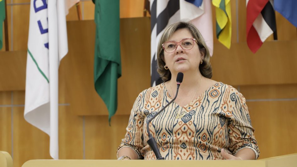 Maria Amélia pede ajuda ao Governo do Estado de São Paulo para zerar fila de espera por consulta oftalmológica