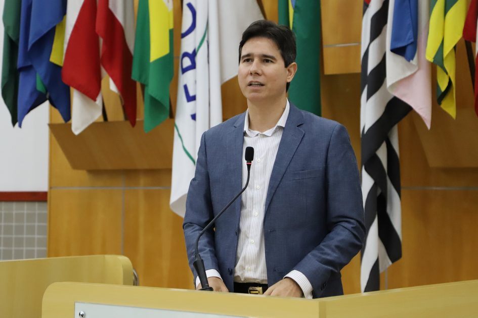 Hernani questiona Prefeitura sobre vazamento de esgoto em bairros de Jacareí