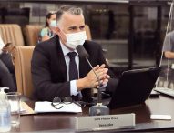 Luís Flávio pede manutenção em fiação elétrica e iluminação na Praça Anchieta