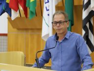 Paulinho do Esporte pede limpeza de córrego e de torre da EDP em Jacareí