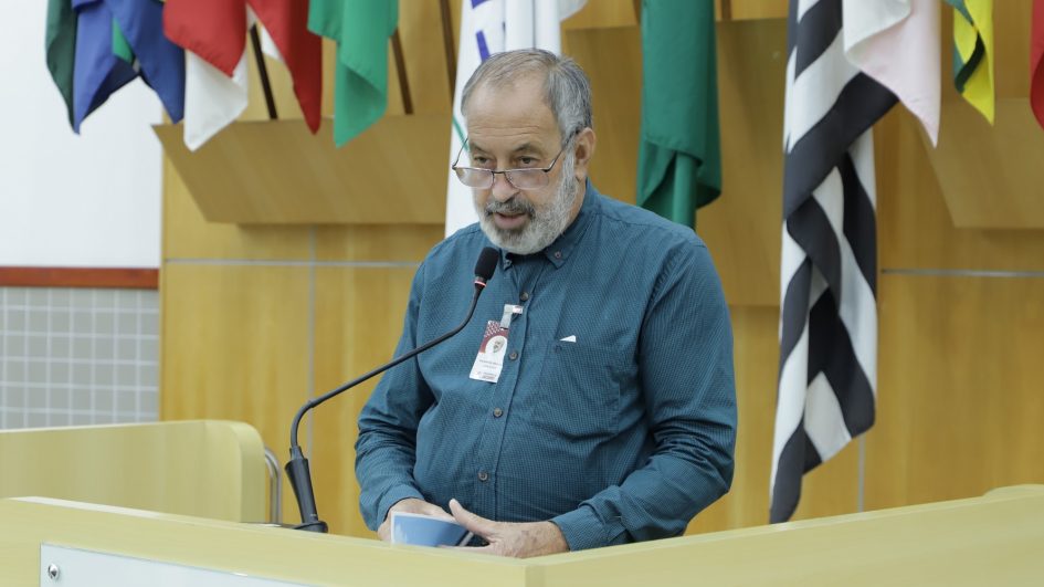 Valmir questiona Prefeitura sobre suspensão de pintura de faixas de trânsito na região norte