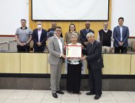 Câmara concede título de cidadania a Elisete Sgorlon