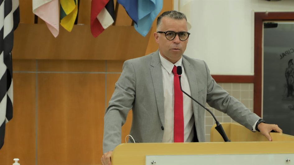 Luís Flávio pede manutenção de espaço de lazer no EducaMais Parque Santo Antônio