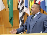 Roninha questiona Prefeitura sobre falta de infraestrutura e segurança em campos de futebol de Jacareí