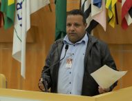 Roninha questiona prefeito sobre vazamento de água na Avenida dos Migrantes