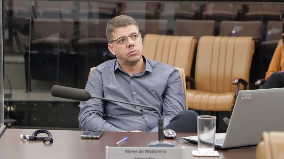 Abner solicita serviços de manutenção viária em bairros da região oeste de Jacareí