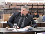 Dr. Rodrigo cobra serviço de limpeza em ruas e avenidas na região oeste