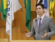 Hernani questiona Prefeitura sobre procedimentos para o pagamento de reajuste a professores