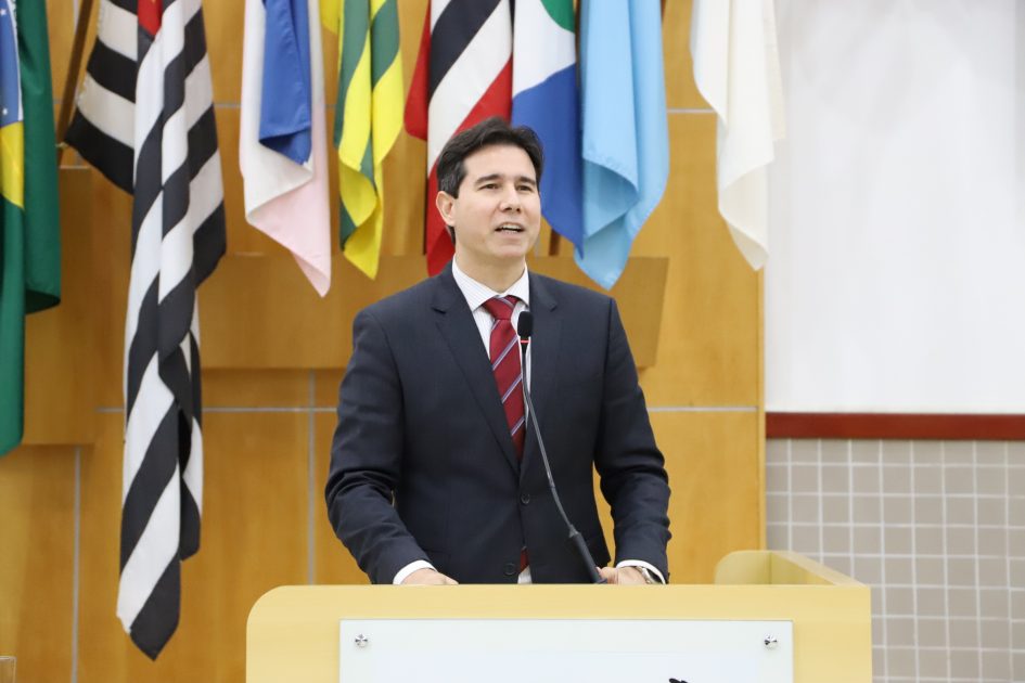 Hernani questiona prefeito sobre projeto de habitação a famílias que moram em área pública no Porto Velho