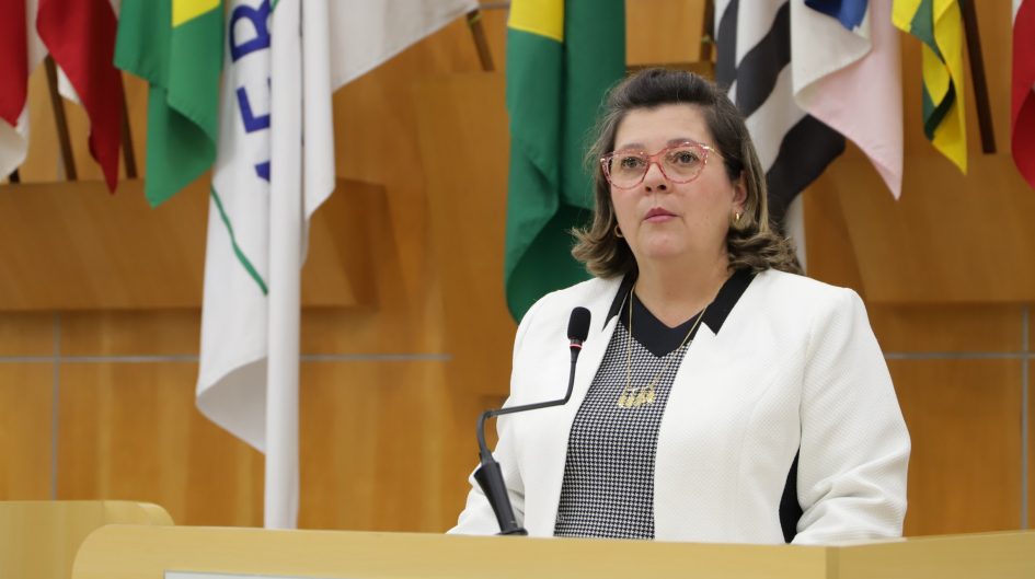 Maria Amélia cobra melhorias da CCR Rio/SP na saída do km 161 da Dutra em Jacareí