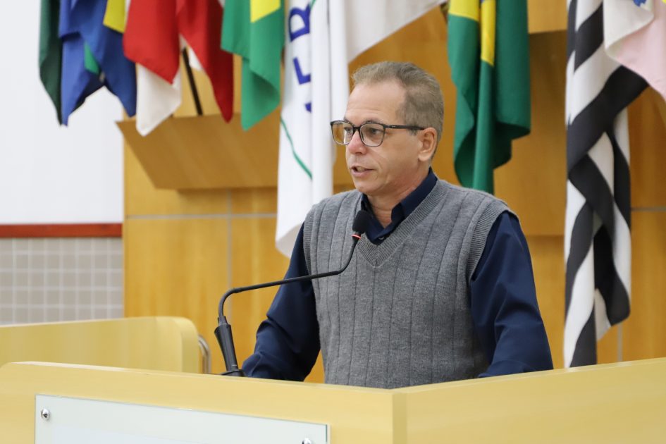 Paulinho do Esporte pede emenda a deputado para instalação de lâmpadas de LED em bairros de Jacareí