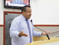 Roninha questiona Prefeitura sobre procedimentos de uso da Emendas Impositivas para pagamento de reajuste