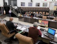 Câmara aprova dois projetos e redefine Comissões Permanentes