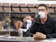 Dudi pede manutenção de pintura e piso da Praça da Matriz