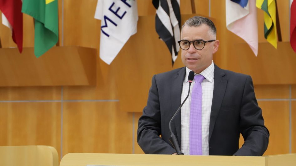 Luís Flávio questiona fila de espera e critérios para vagas de idosos em instituições de Jacareí