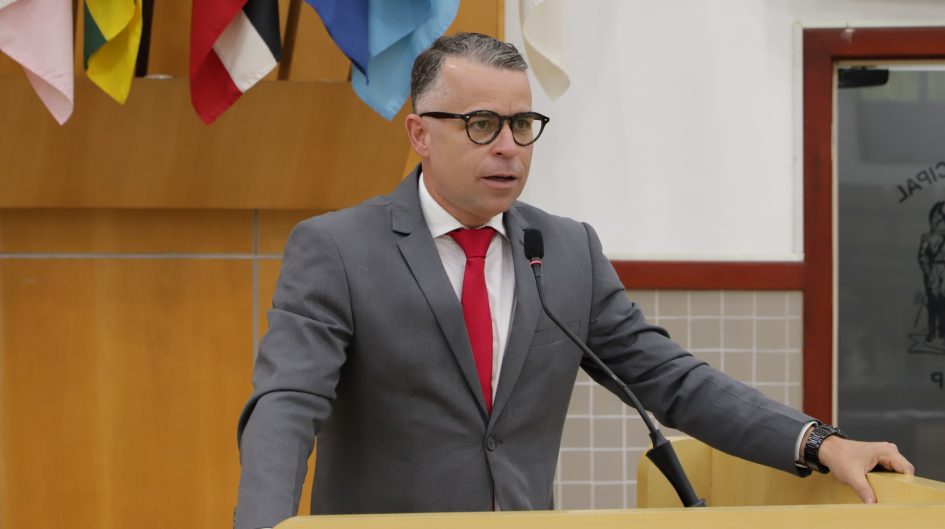 Luís Flávio questiona prefeito sobre obras para contenção de enchentes na Diogo Fontes