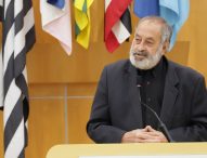 Valmir questiona falta de sinalização viária na Praça Antônio Augusto Esteves