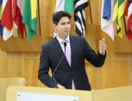 Hernani cobra levantamento de servidores com deficiência em atividade na Prefeitura