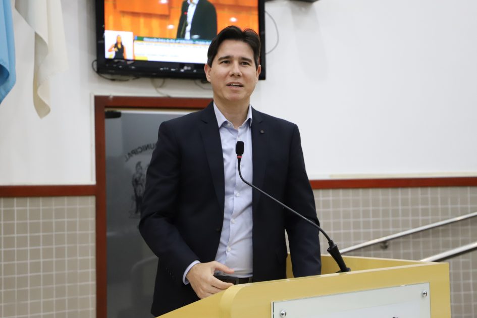 Hernani questiona Prefeitura sobre instalação de lâmpadas de LED no Parque dos Príncipes