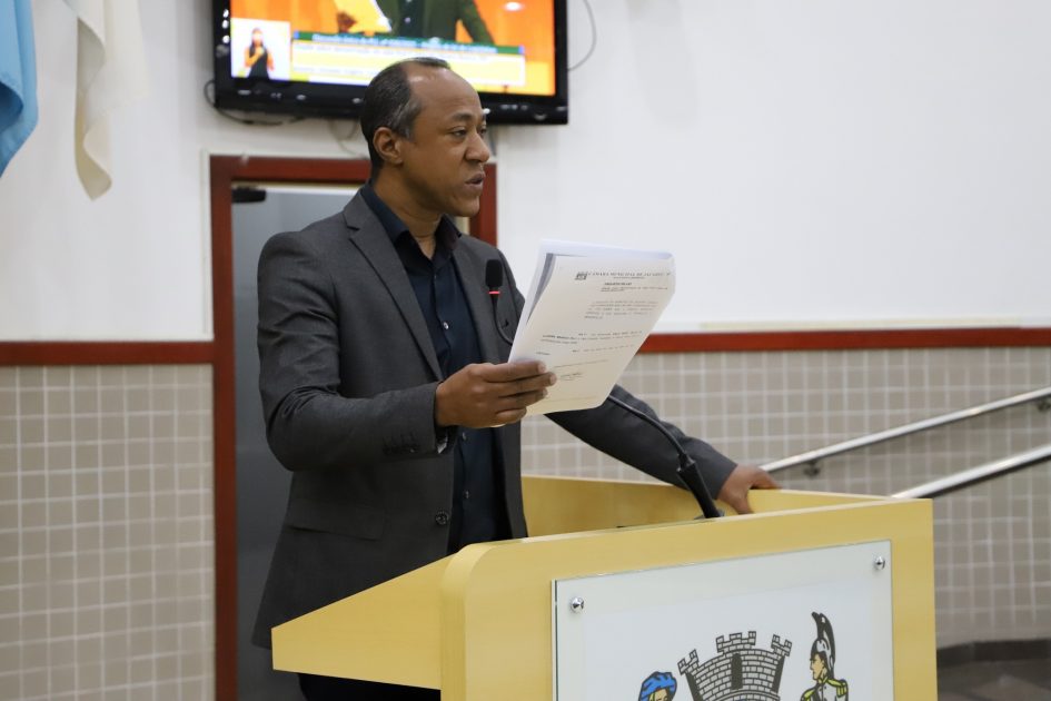 Rogério Timóteo pede serviços de infraestrutura viária em ruas do Jardim Colônia
