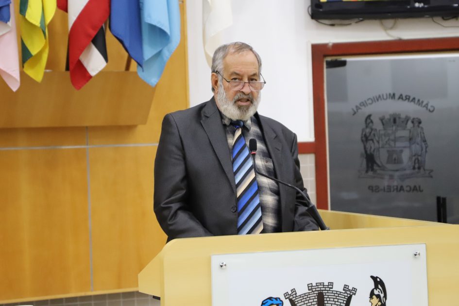Valmir questiona prefeito sobre falta de sinalização na Avenida Romeu Carlos Petrilli
