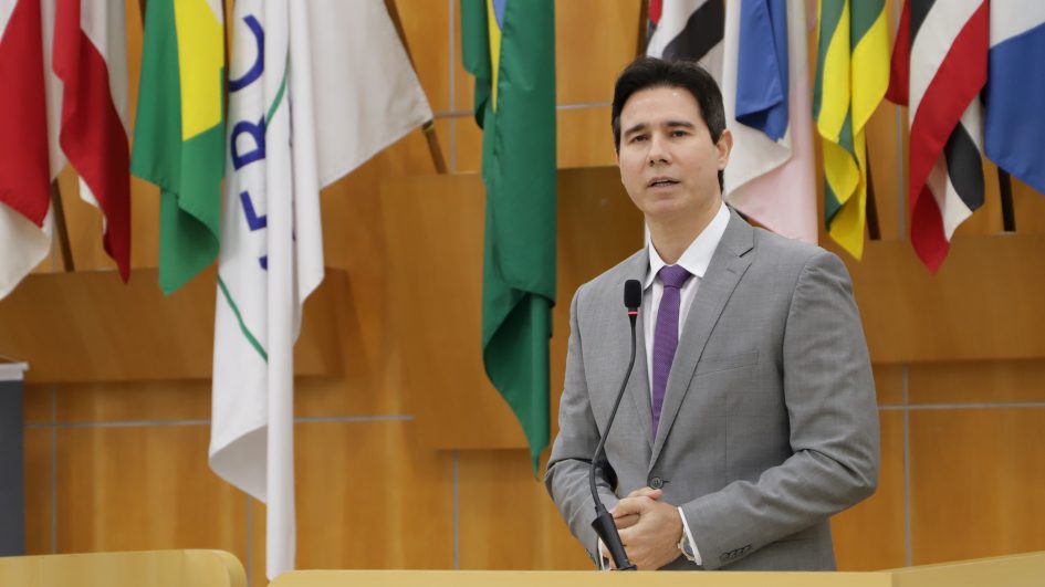 Hernani questiona Prefeitura sobre realização da Semana de Prevenção à Depressão