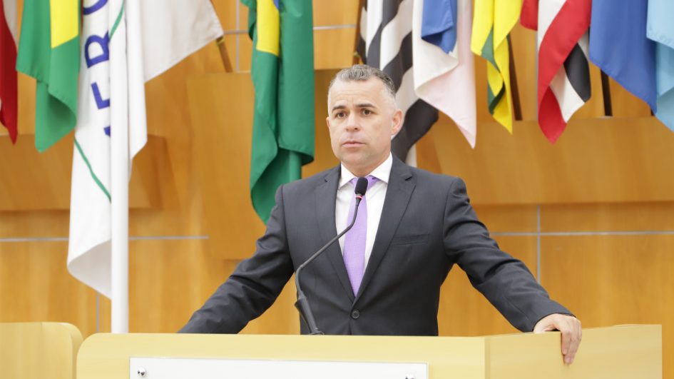 Luís Flávio cobra motonivelamento e cascalhamento na Estrada João Honorato de Souza