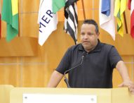 Roninha questiona falta de manutenção no prédio da Fundação Cultural de Jacarehy