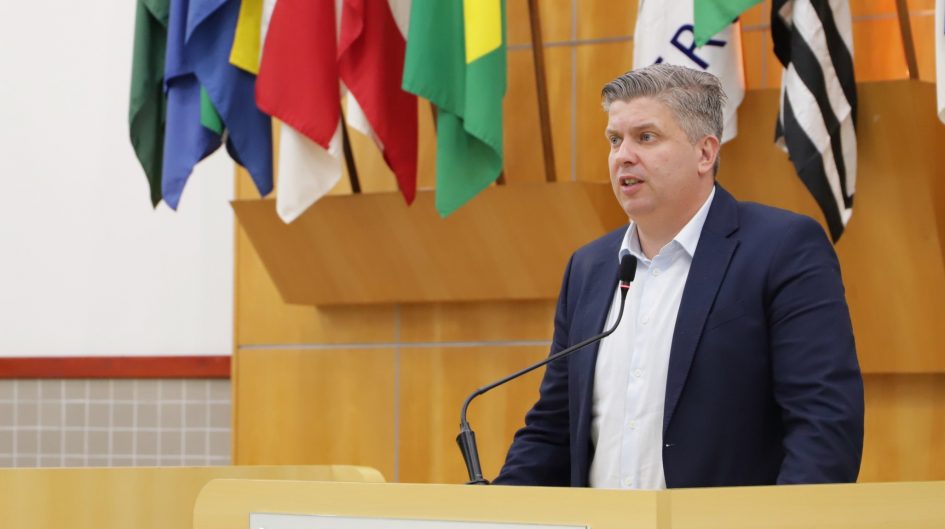Dr. Rodrigo pede rondas da GCM no Jd. Leblon e troca de lâmpadas no Jd. Maria Amélia