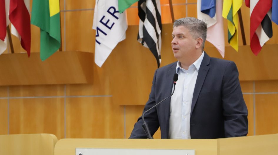 Dr. Rodrigo questiona falta de aplicação de Emenda para construção de playground
