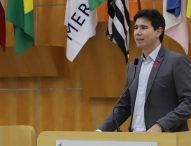 Hernani questiona Prefeitura sobre uso do Fundo Social de Saúde para compensação do piso de enfermagem