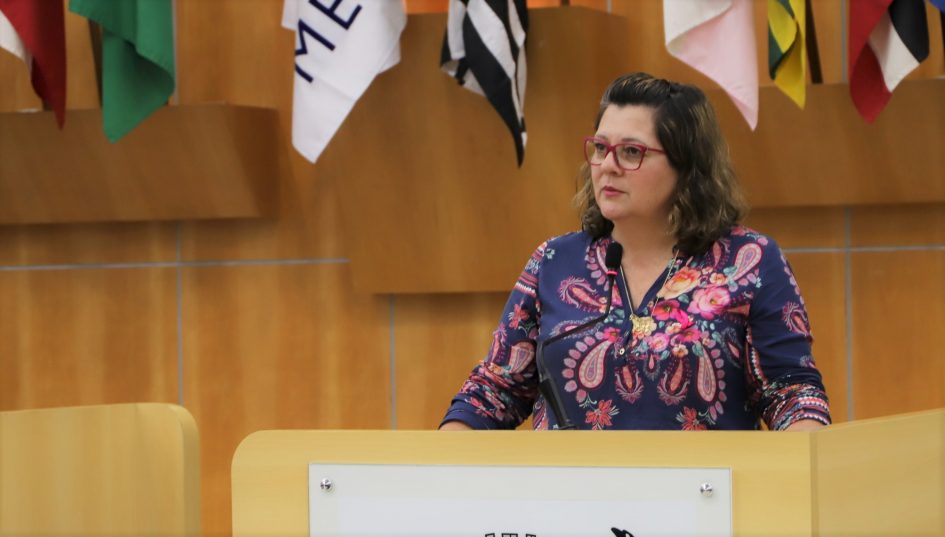 Maria Amélia pede fiscalização nas refeições oferecidas aos alunos da ETEC de Jacareí