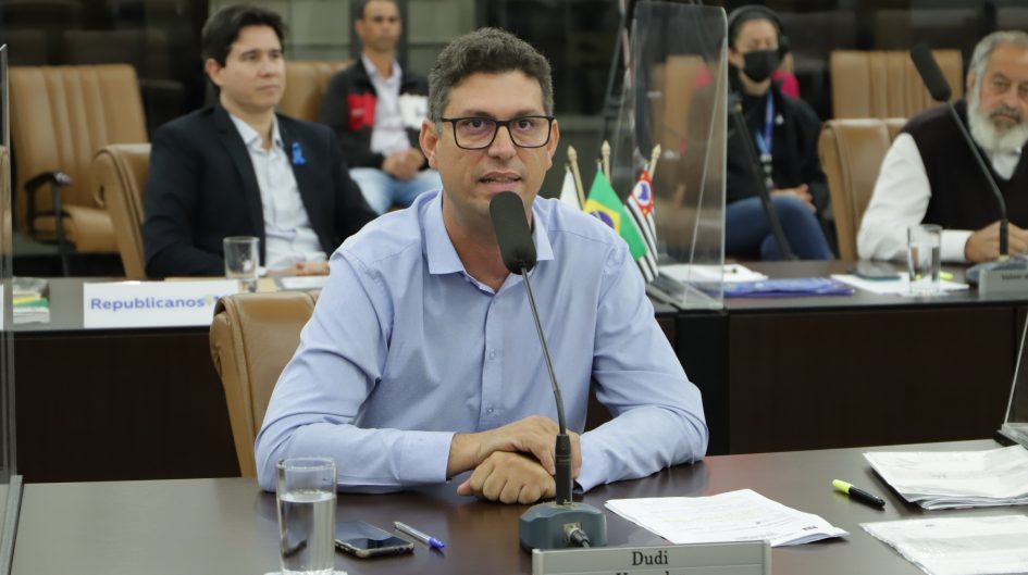 Dudi cobra manutenção de vias públicas dos bairros Cidade Jardim e Beira Rio