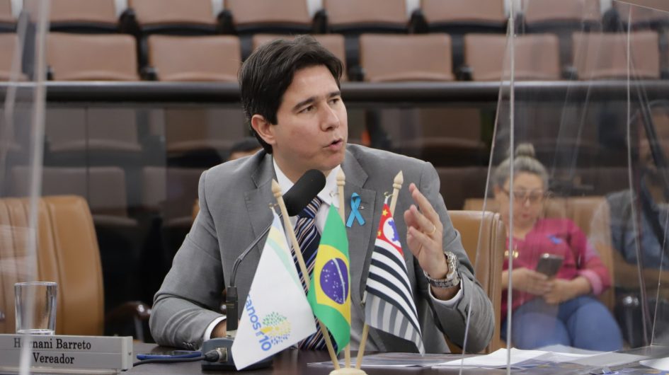 Hernani questiona prefeito sobre providências no Centro Poliesportivo Dú Cambusano