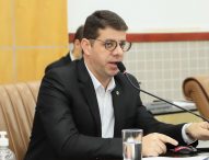 Abner pede manutenção asfáltica em ruas do Parque Imperial e 1º de Maio