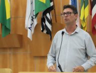 Dudi pede feira de doação de livros para fomento à leitura em Jacareí