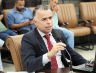 Luís Flávio pede limpeza das margens de córrego na Avenida Diogo Fontes