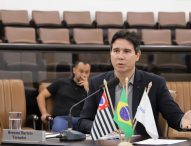 Hernani questiona prefeito sobre congestionamento de trânsito na Praça Charles Gates