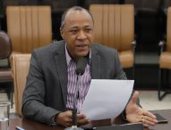 Rogério Timóteo questiona Izaias sobre fiscalização de obras do SAAE em Jacareí