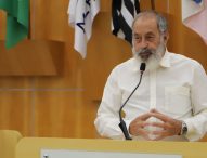 Valmir questiona Prefeitura sobre falta de capina no Cemitério Jardim da Paz