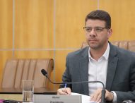 Abner pede serviço de entrega dos Correios em avenida do Terras da Conceição