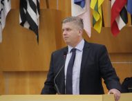 Dr. Rodrigo pede serviços de manutenção urbana em vias públicas de Jacareí