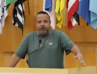 Roninha questiona Prefeitura sobre vazamento de água na Avenida dos Migrantes