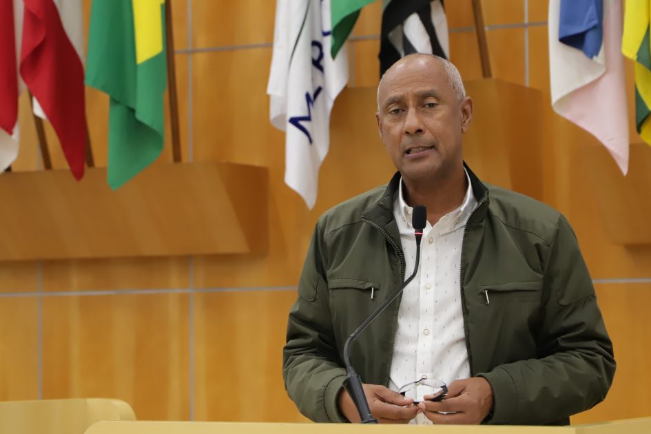 Paulinho dos Condutores questiona contrato entre Prefeitura e empresa Hora Park