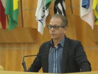 Paulinho do Esporte solicita braço de luz e lâmpada em poste no Rio Comprido