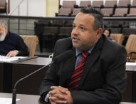 Roninha pede informações sobre suspensão da Feira dos Trilhos
