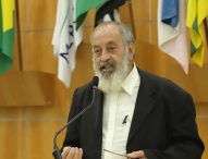Valmir questiona prefeito sobre a falta de rebaixamento de guias na Praça Conde de Frontin